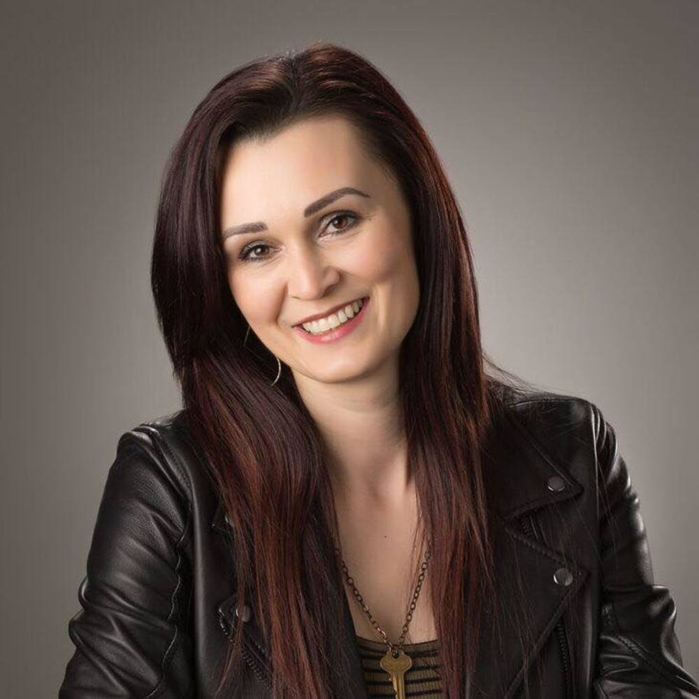 Meet your Posher, Daniela